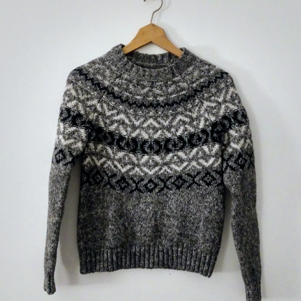 Abercrombie Black & Gray Sweater